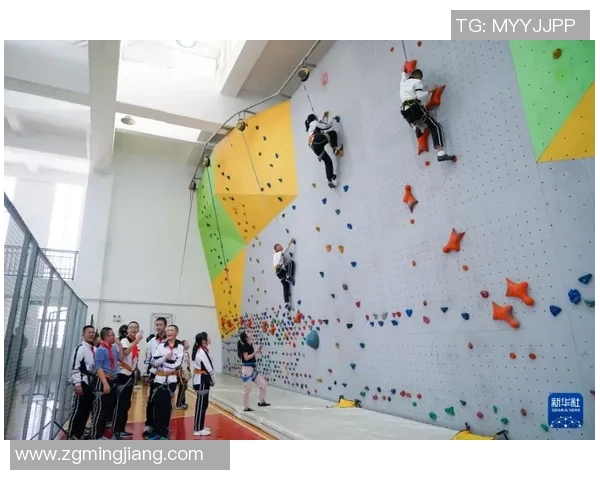 深圳攀岩队技术探讨与训练经验分享助力攀岩运动发展